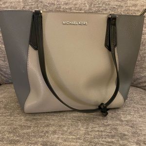 Michael kors tote purse